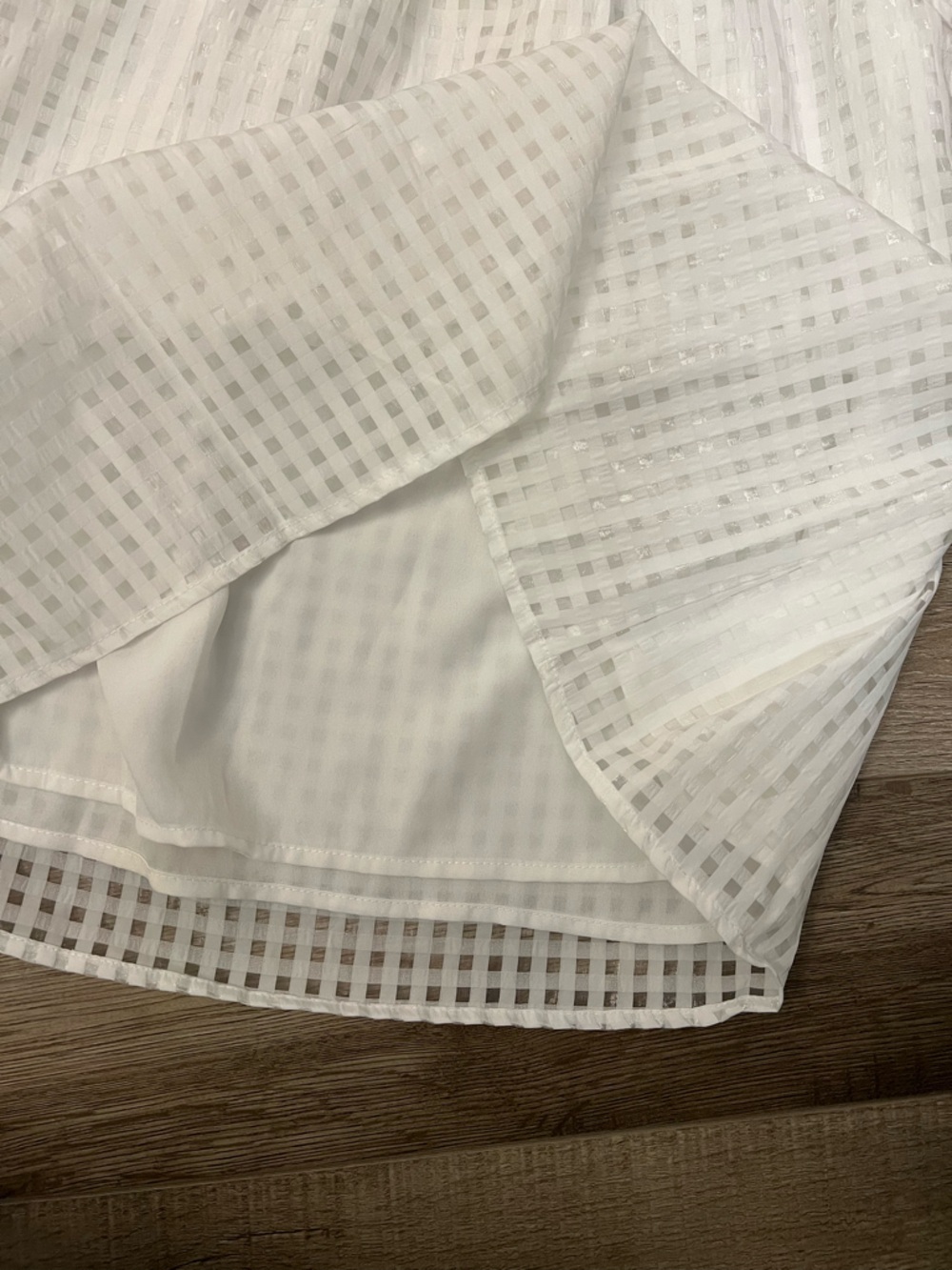 entro White grid pattern sheer Ruffle Sleeve V-Neck Top - Picture 9 of 12